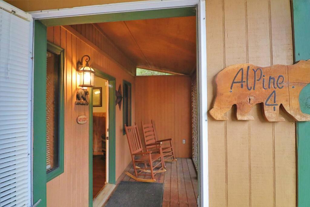 Alpine Mountain Studio Fireplace Helen #4 Exterior photo